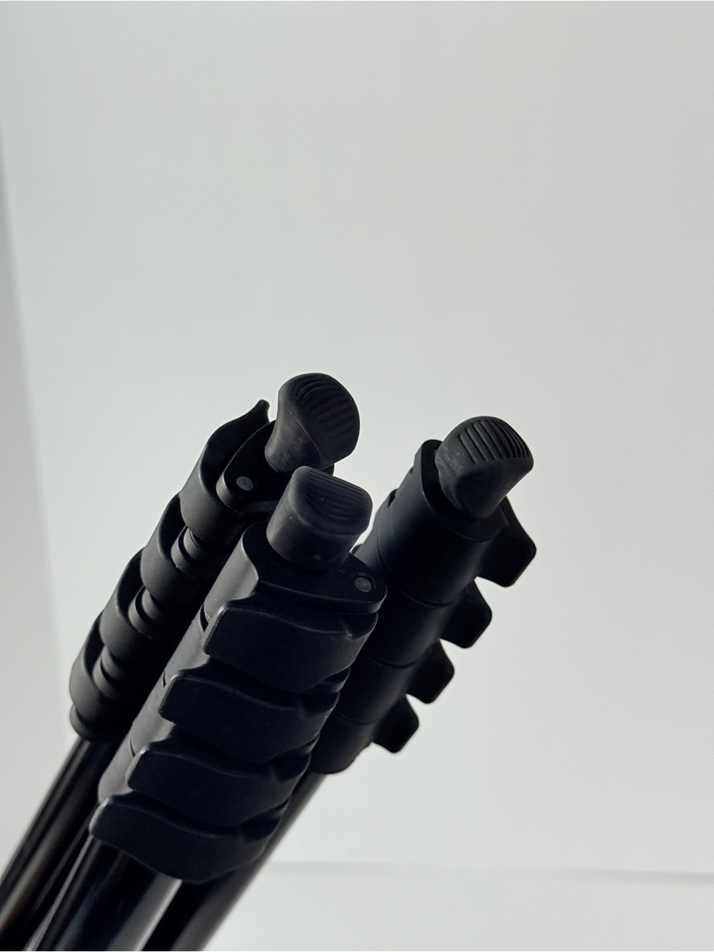 Manfrotto Black Camera Tripod with 3-Way Head - Picture 7 of 15